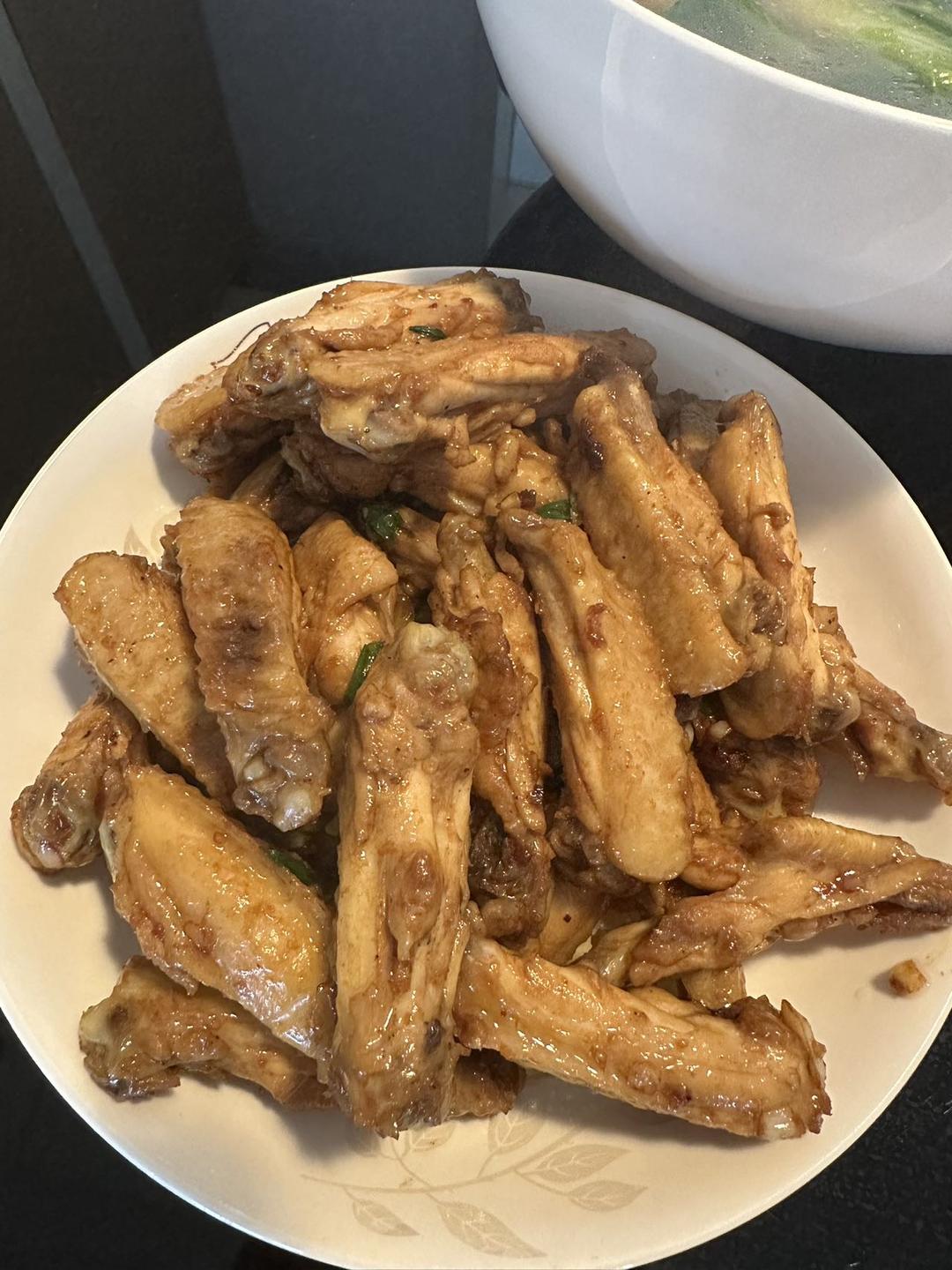 蒜香鸡翅，这才是鸡翅最好吃的做法