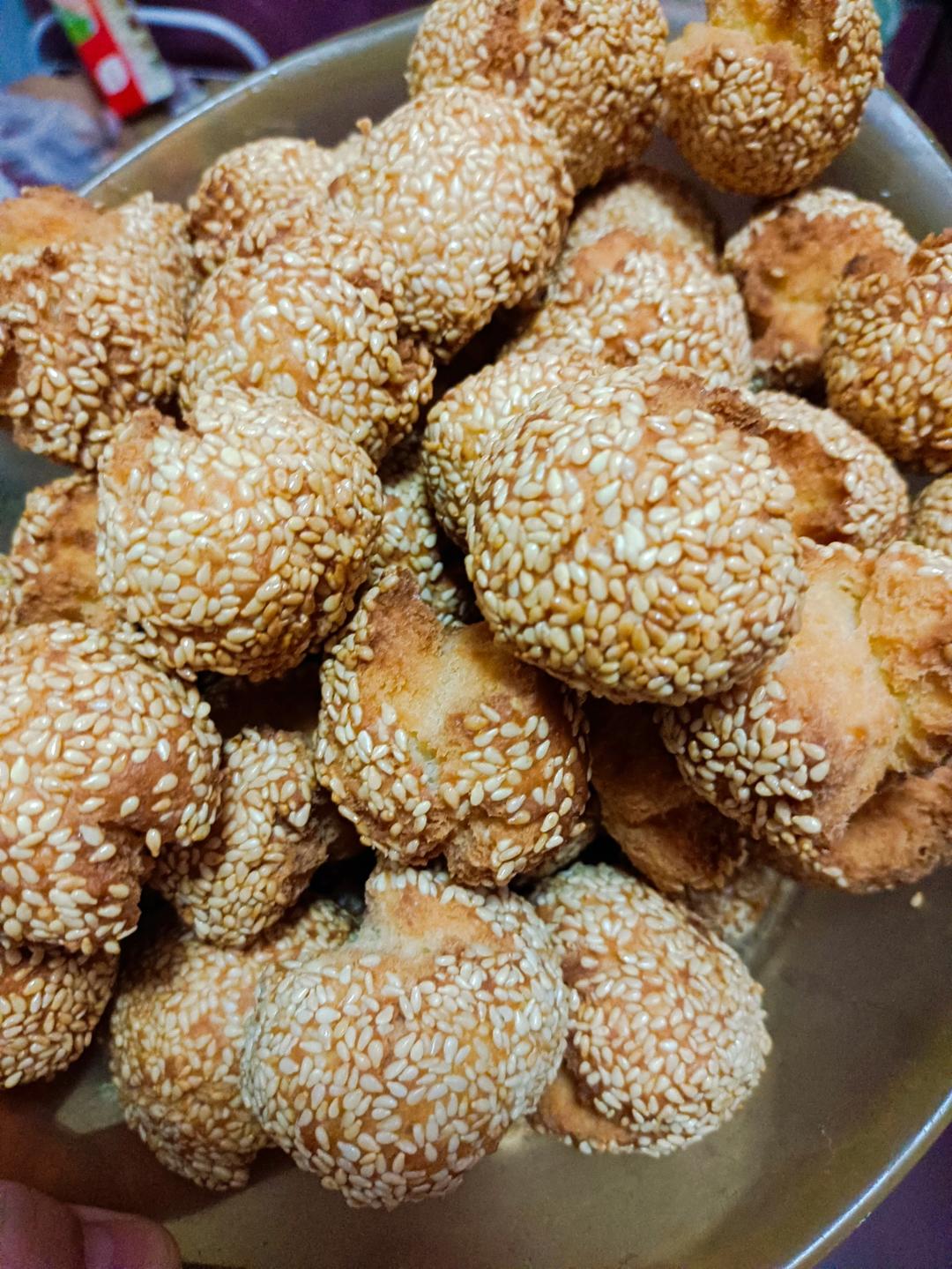 美味的传统小吃之_笑口枣（开口笑）