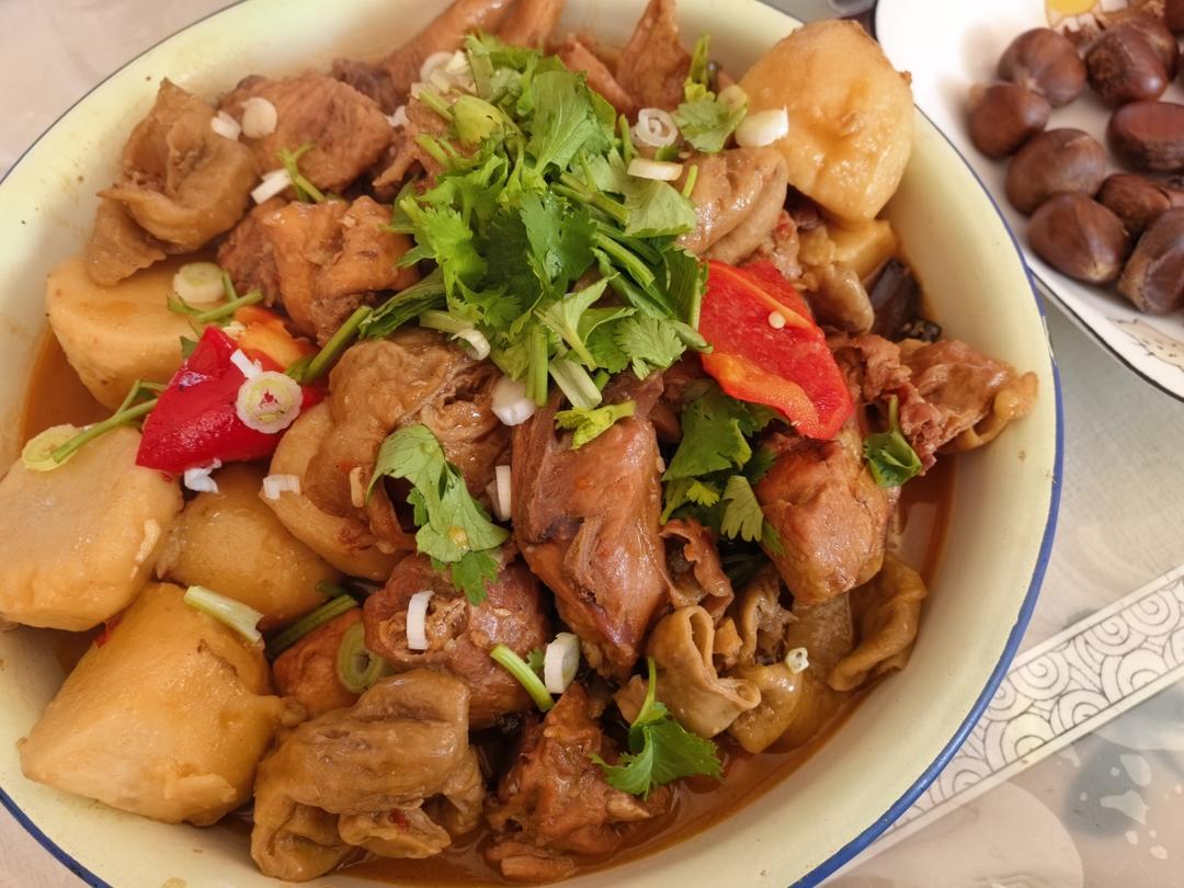 肥肠芋儿鸡🍲