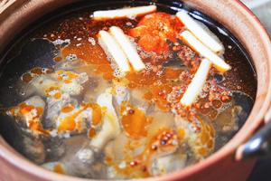 《老火靓汤》“降秋燥·去肝火”零失败酸萝卜老鸭汤的做法 步骤3