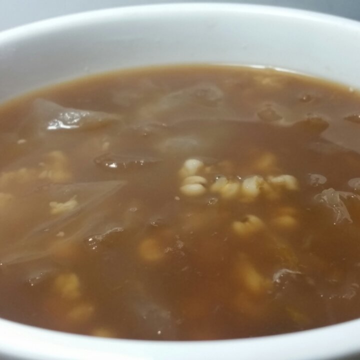 红枣银耳薏仁汤