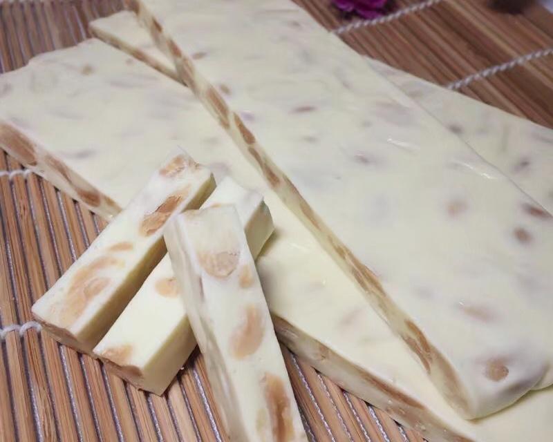 棉花糖版多个口味花生牛轧糖的做法