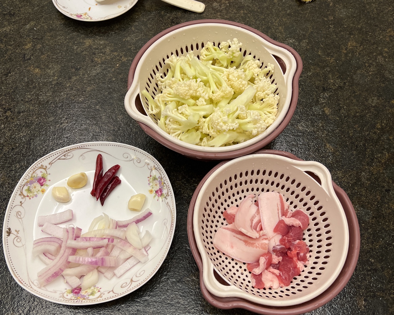 超级下饭的干锅花菜的做法 步骤1