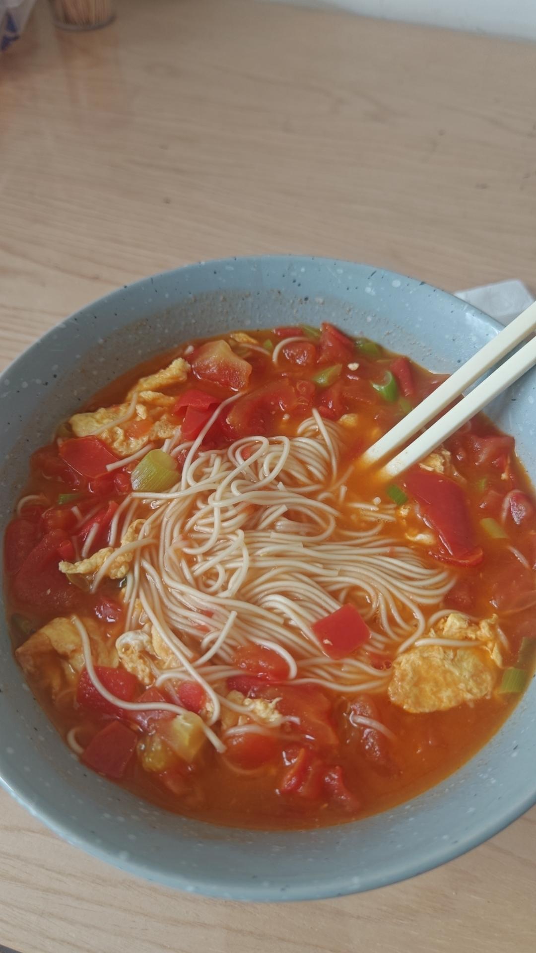 恨不得抱着锅舔的番茄鸡蛋面