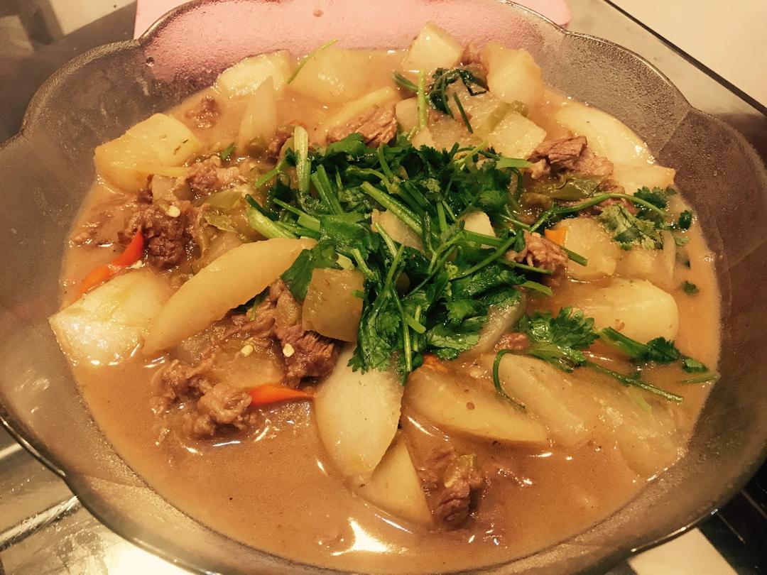 牛肉炖萝卜