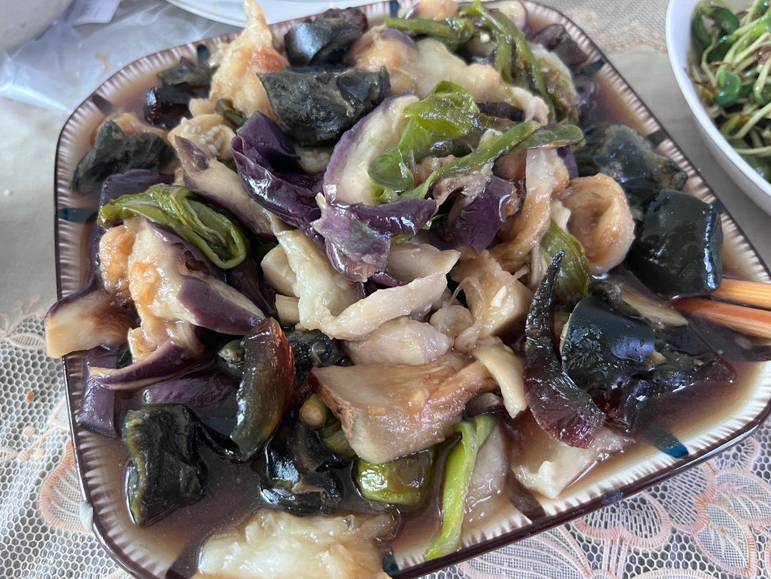 擂辣椒皮蛋茄子