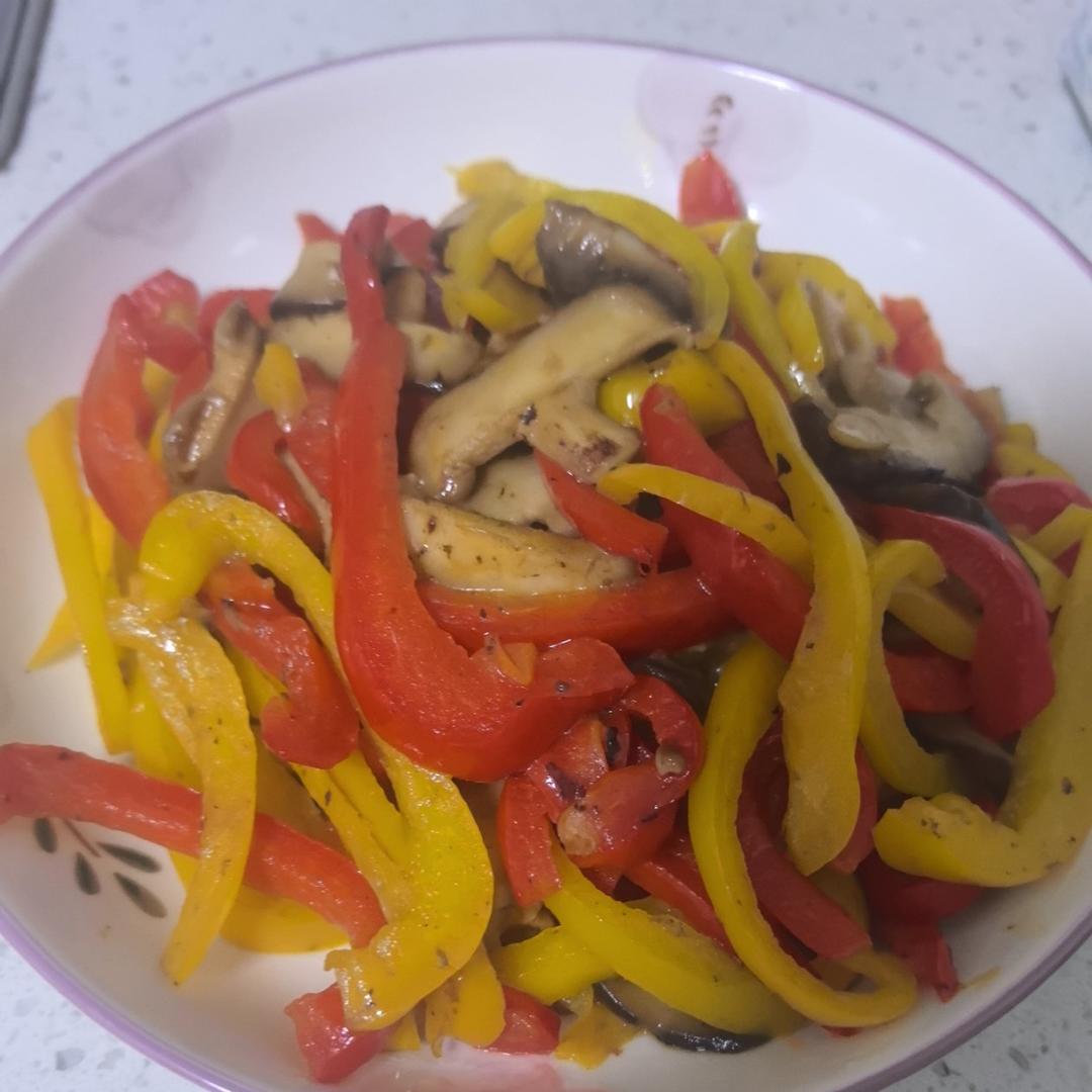 青椒炒香菇（素菜经典）
