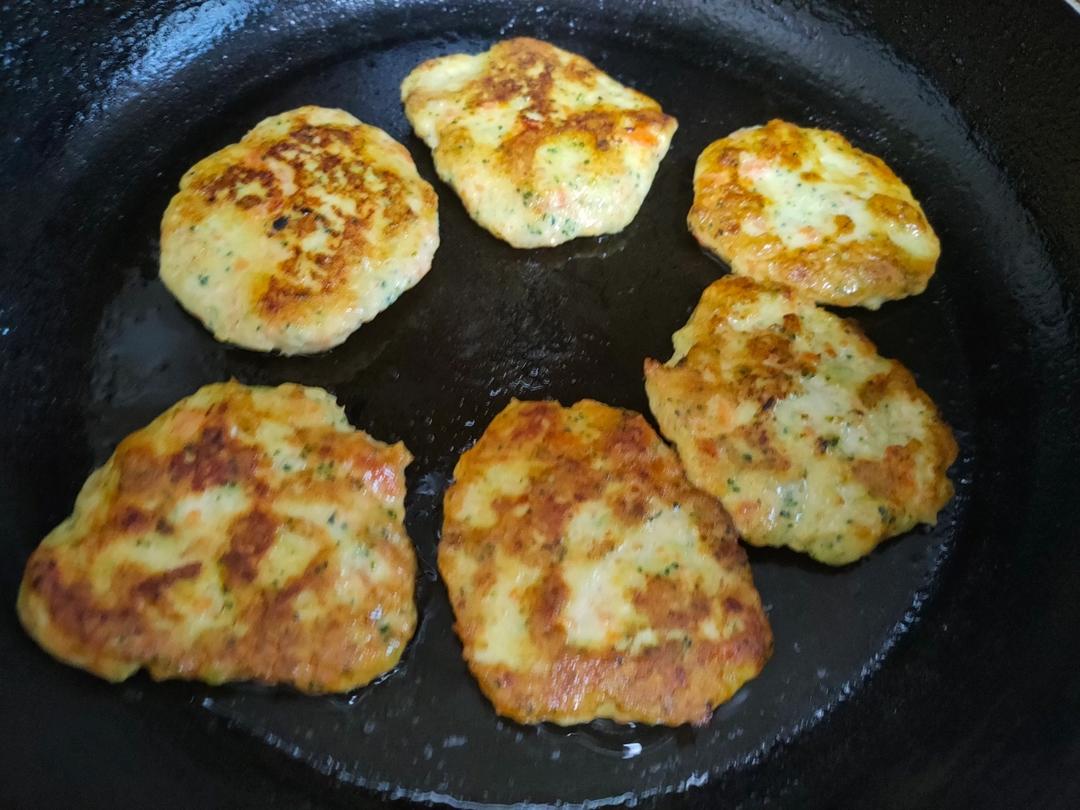 低脂低卡减脂餐❗鲜香味美的时蔬鸡肉饼～