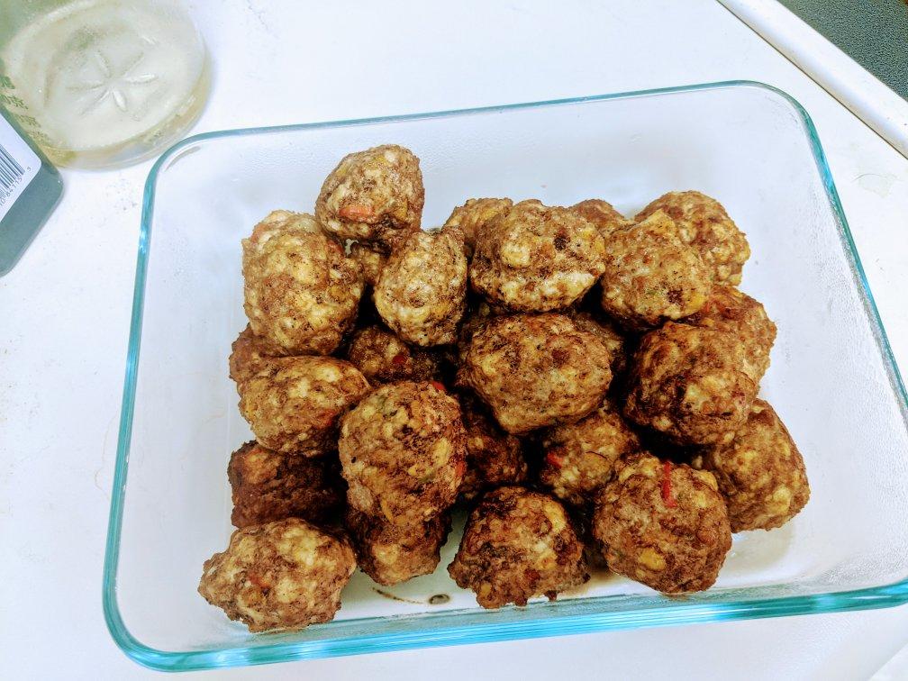 香炸豆腐肉丸子