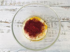 红曲粉就能调出正红色的红丝绒蛋糕卷的做法 步骤3