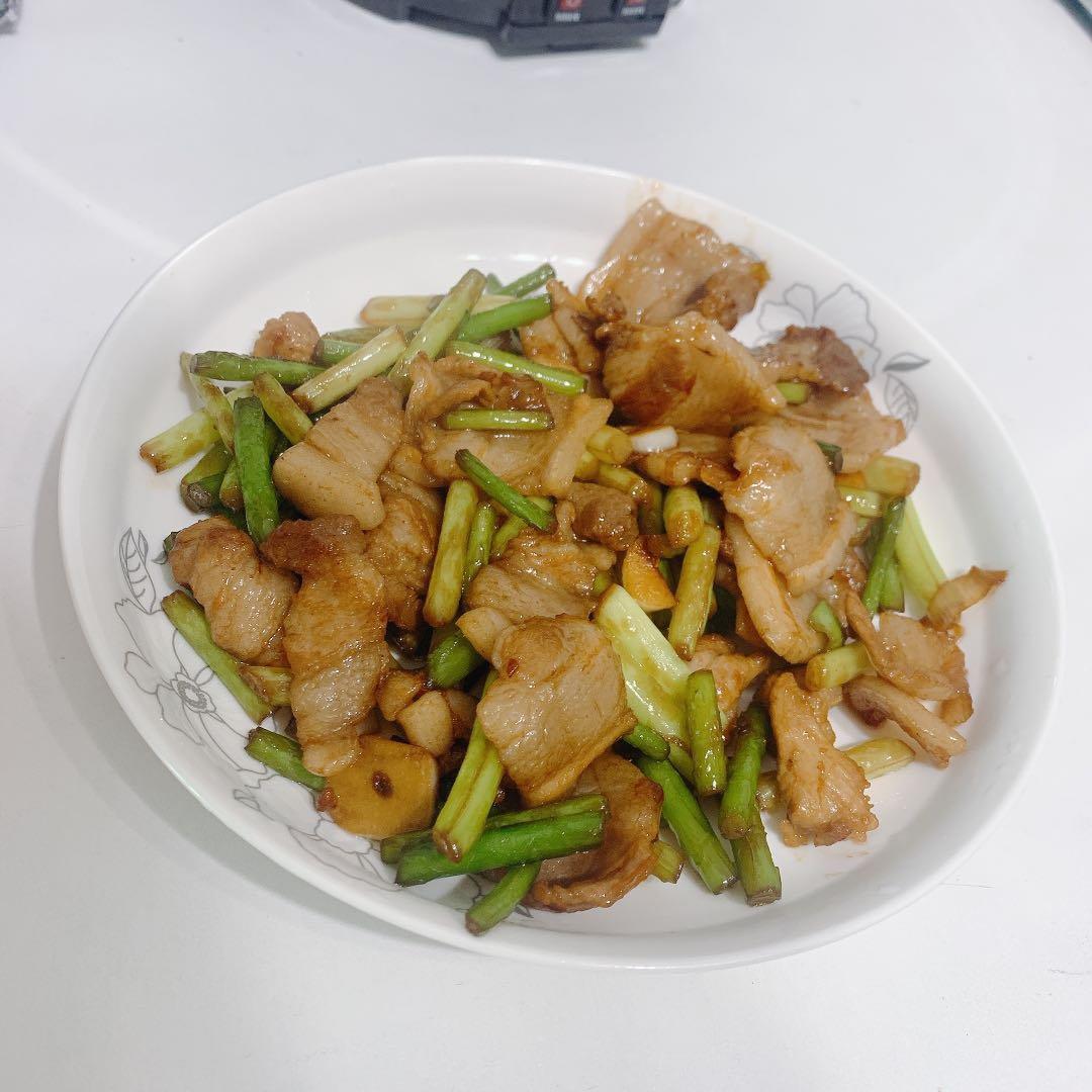 家常菜蒜薹炒肉（蒜苔炒肉）