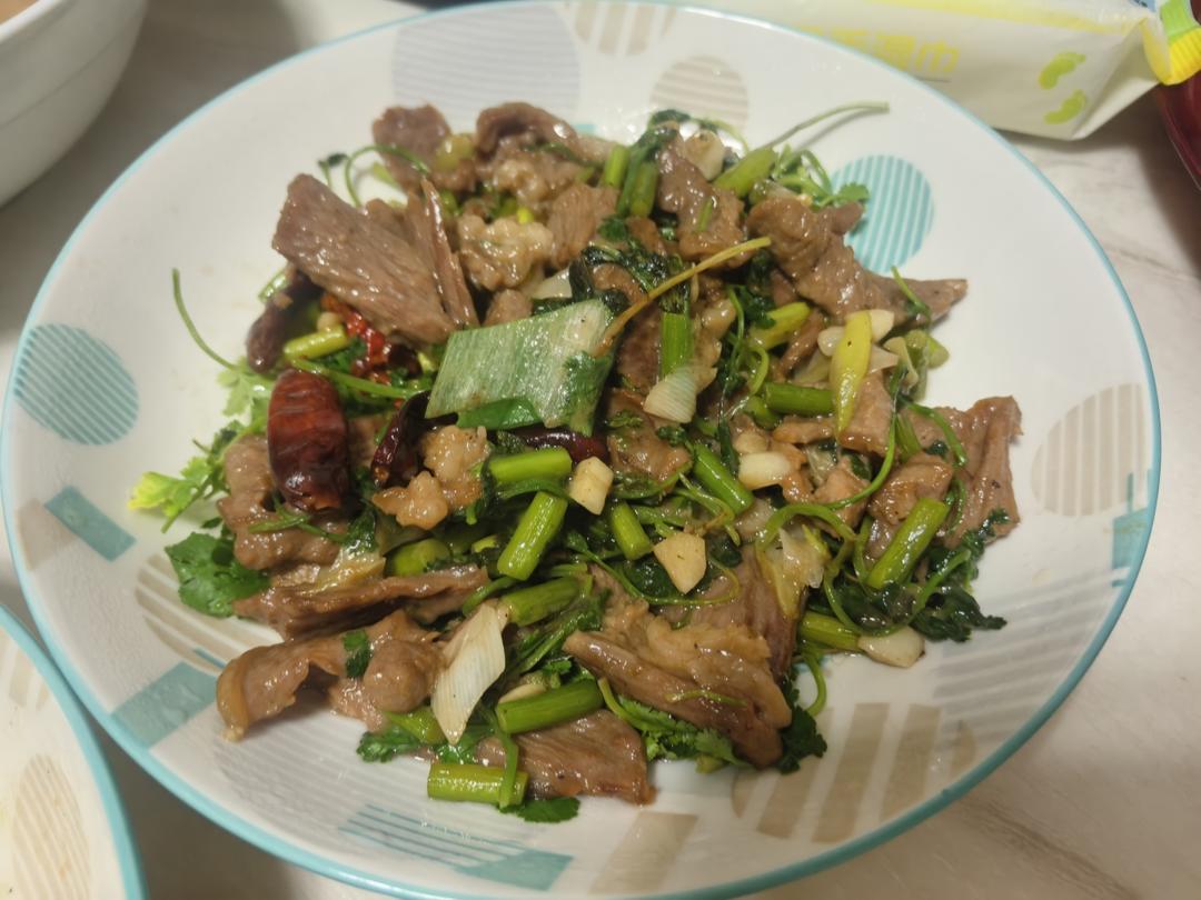 香菜炒牛肉