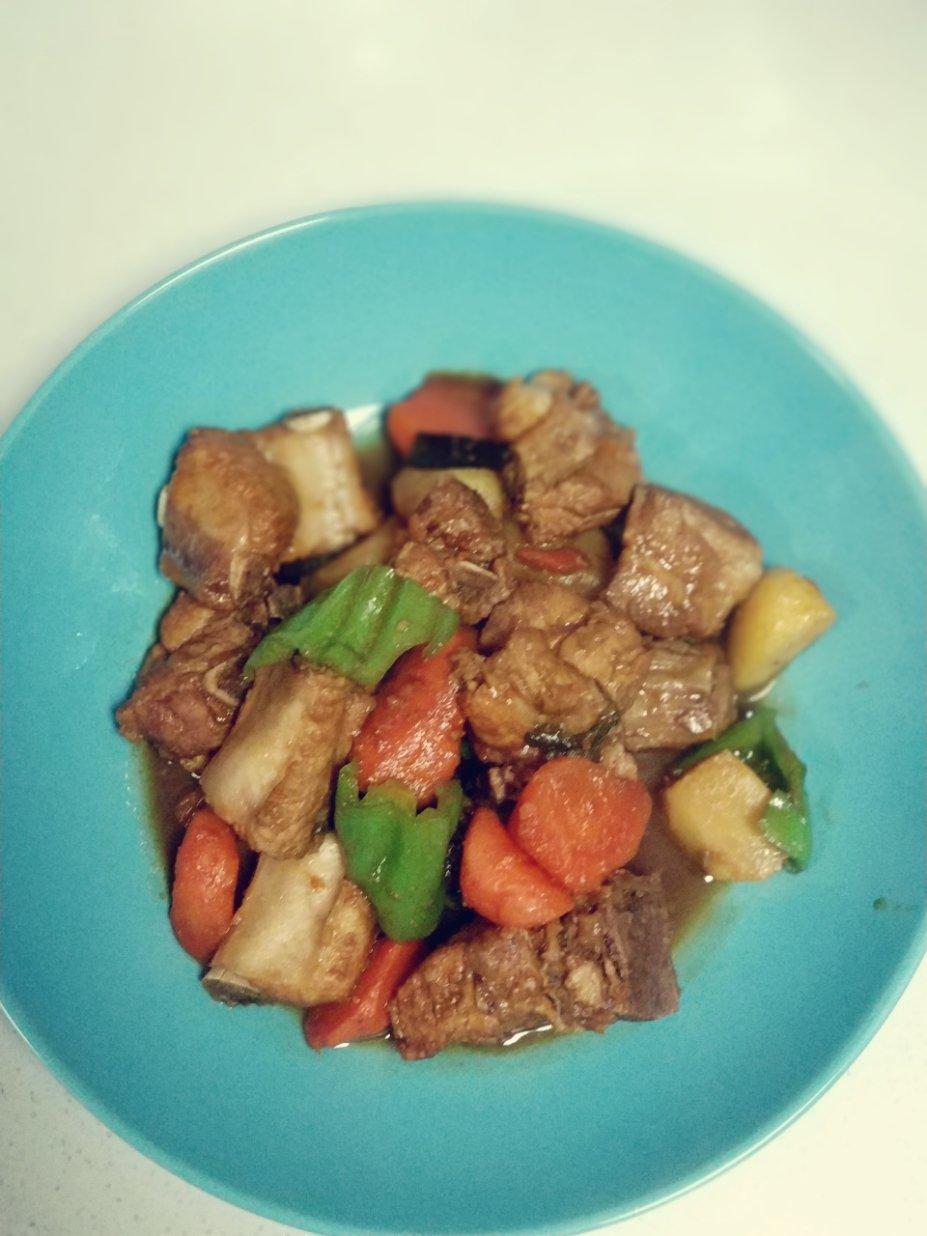 土豆炖排骨