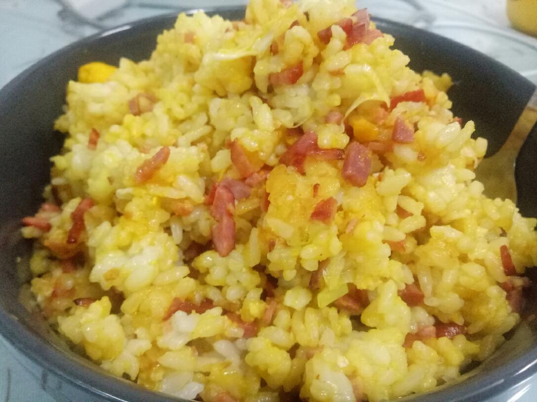 咸鸭蛋黄火腿炒饭