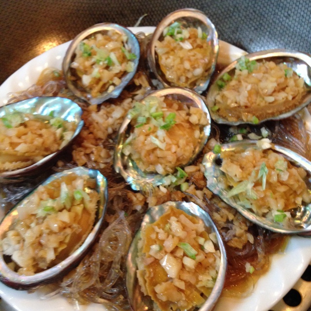 蒜蓉粉丝蒸鲍鱼