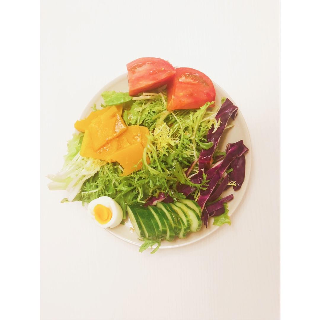 夏季明星菜：油醋汁蔬菜沙拉