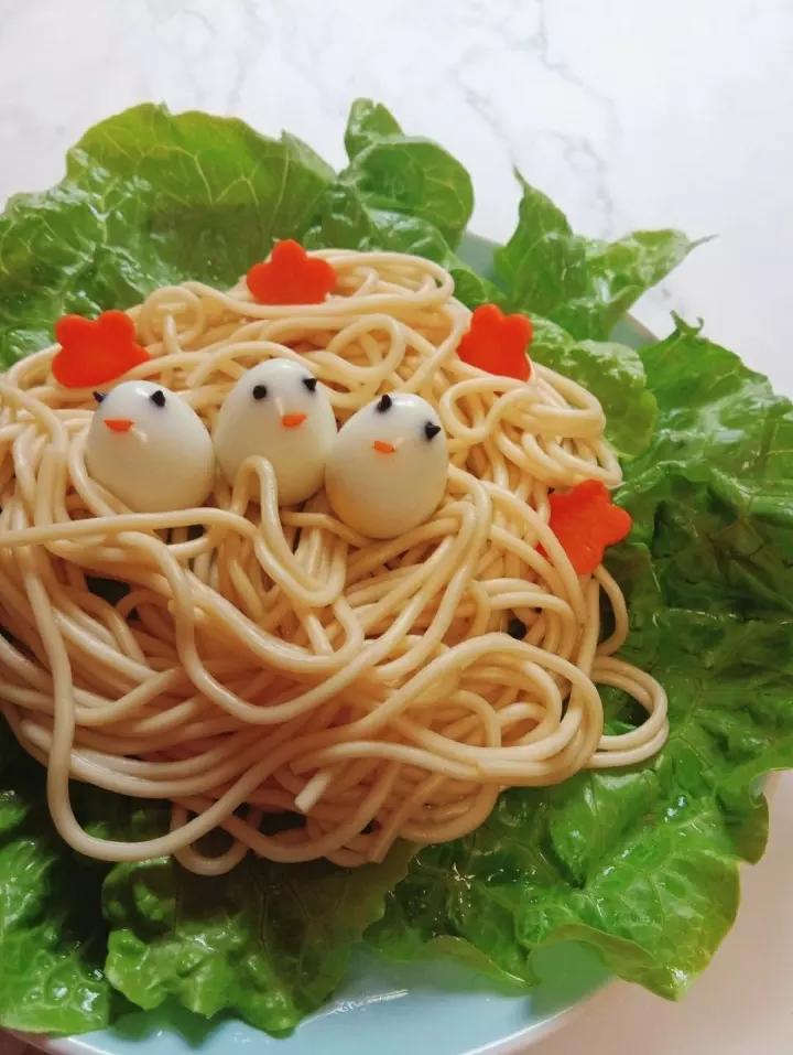 饥饿的小鸟面条