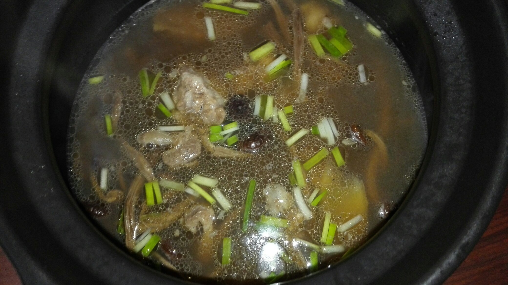 茶树菇栗子排骨汤的做法
