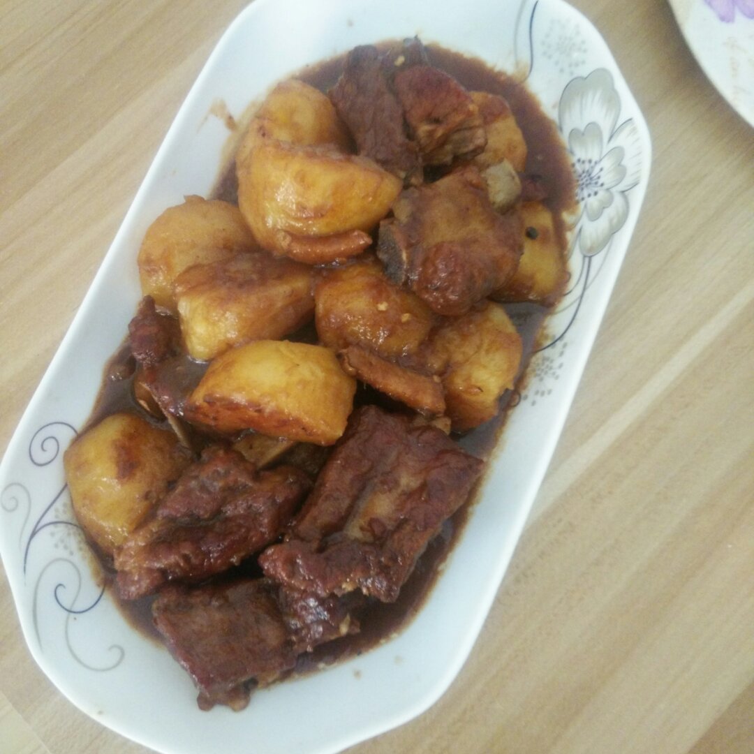 小土豆炖排骨