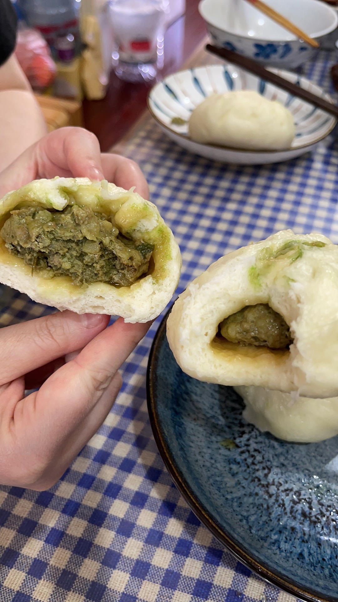 松软多汁的肉包子