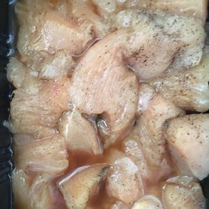海带结魔芋口蘑鸡胸煲的做法 步骤3