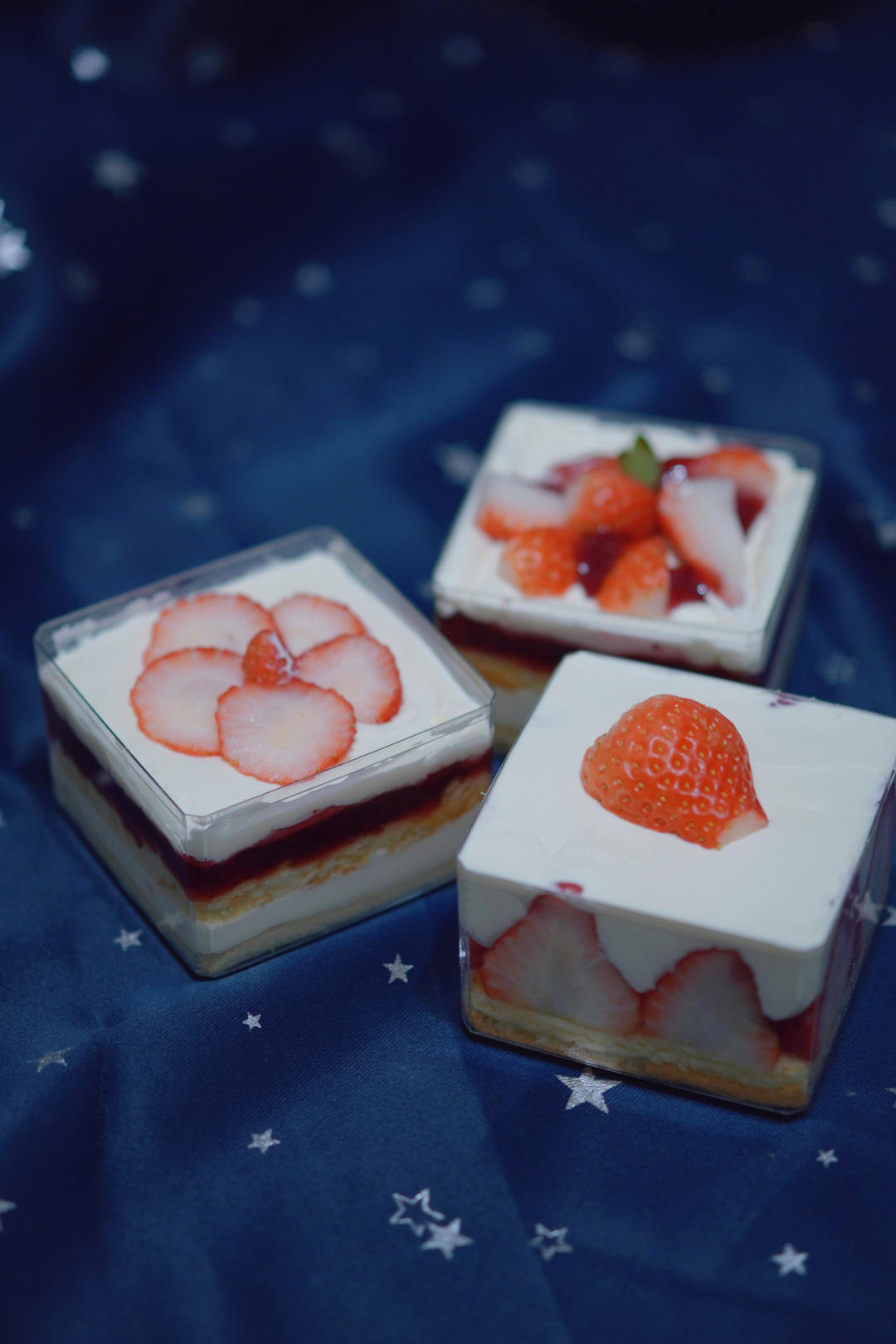 冬日限定甜品🍰草莓盒子蛋糕&草莓鲜牛乳