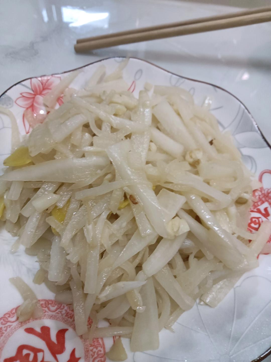 清香可口清炒白萝卜丝