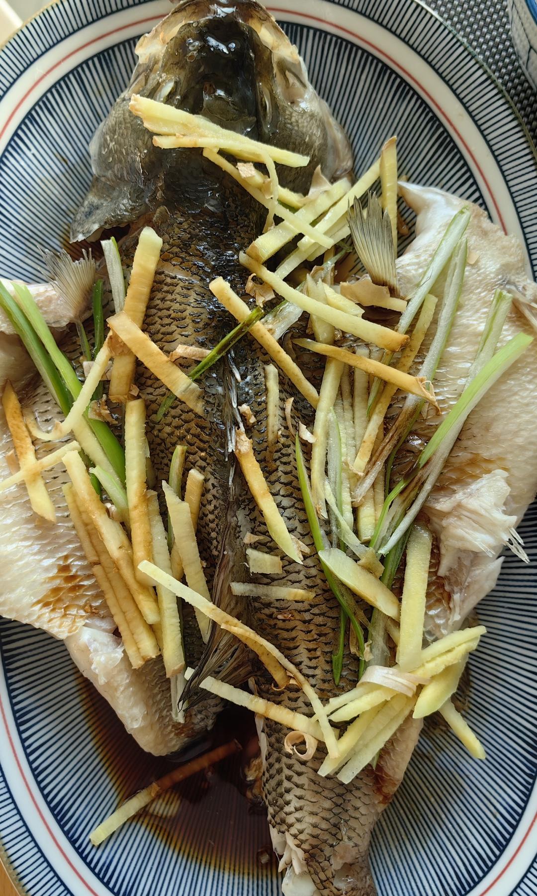 清蒸鲈鱼