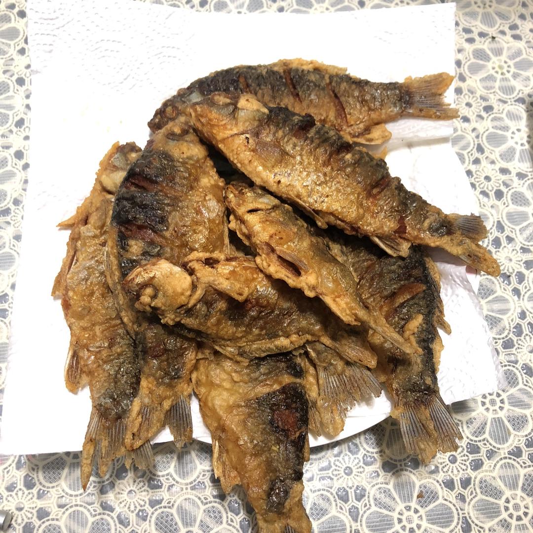 干炸鲫鱼