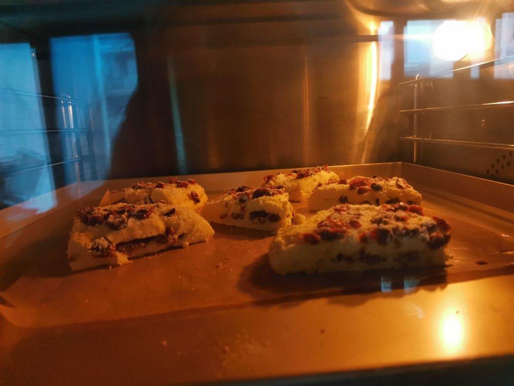 满屋飘香，口口都是满足——酥松香甜的蔓越莓蜜豆司康