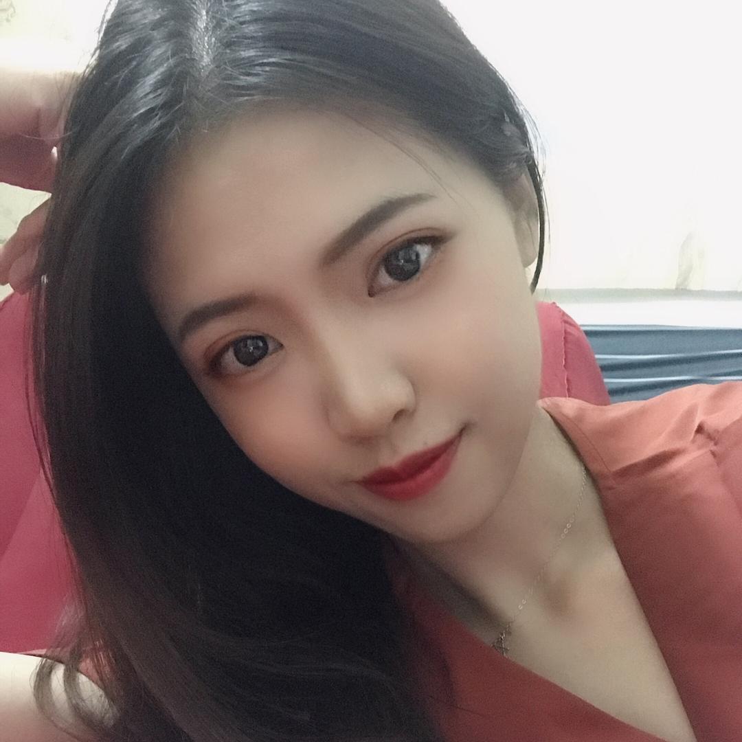 快叫我小姐姐哼