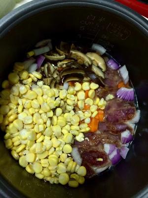 电饭锅焖饭（煲仔饭、排骨焖饭、立夏豌豆饭、羊肉抓饭等）的做法 步骤2