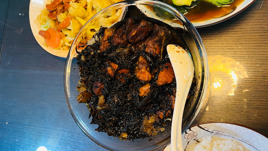 下饭神器梅干菜烧肉