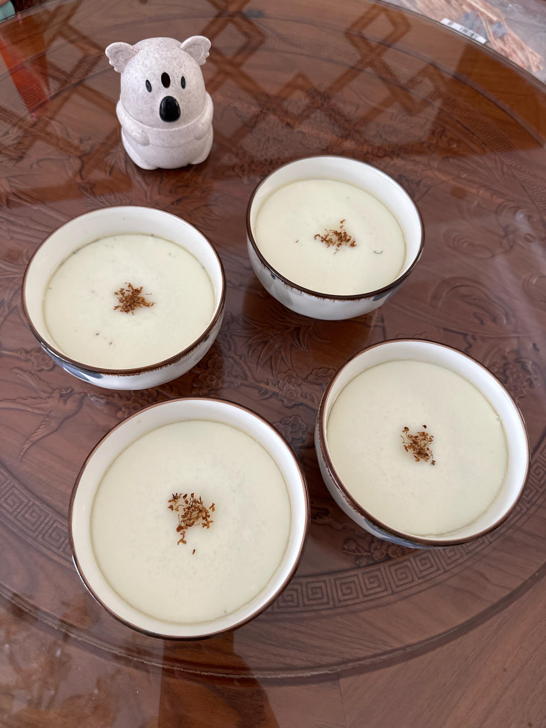 黑芝麻糊鲜奶炖蛋