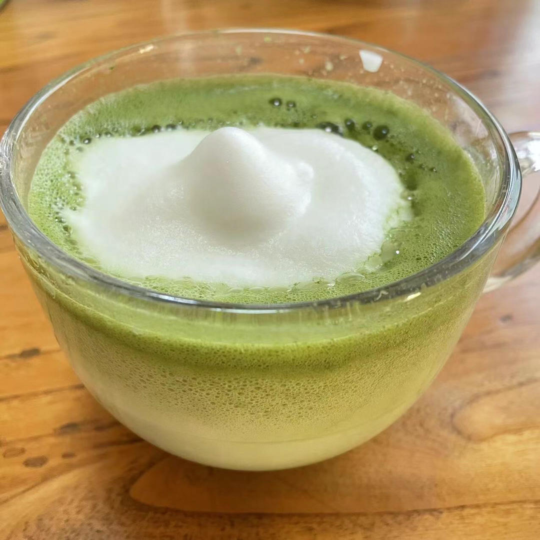 抹茶热拿铁 matcha latte