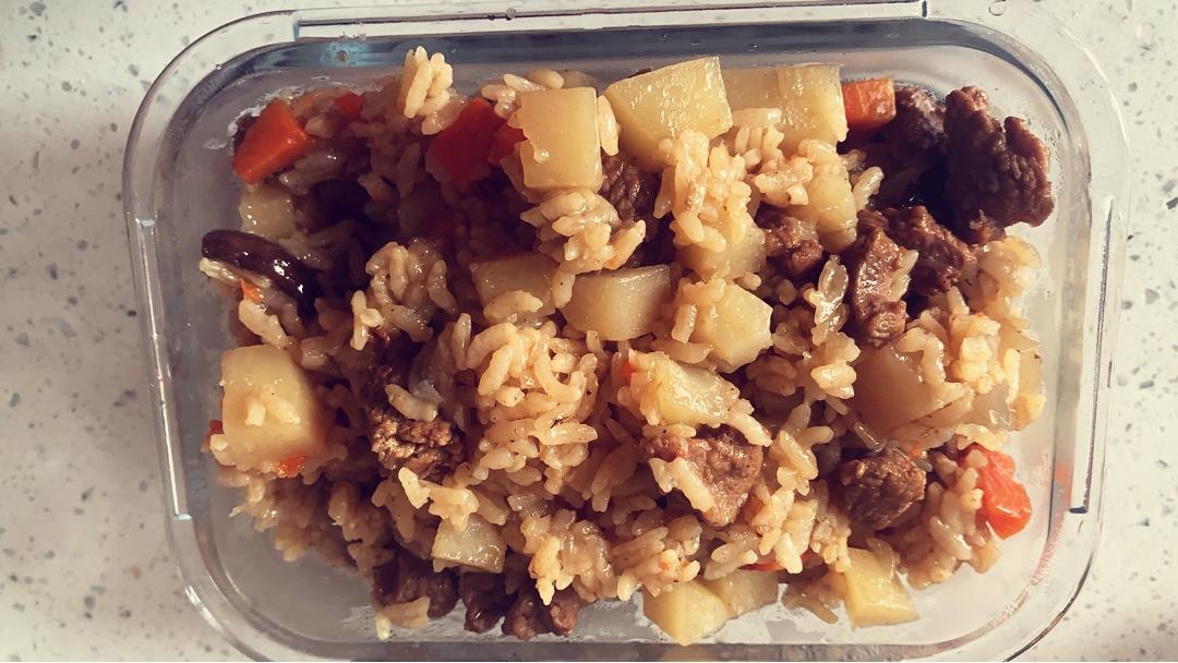 喷香羊肉焖饭