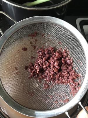 不用破壁机也能做出超级细腻的红豆沙的做法 步骤5