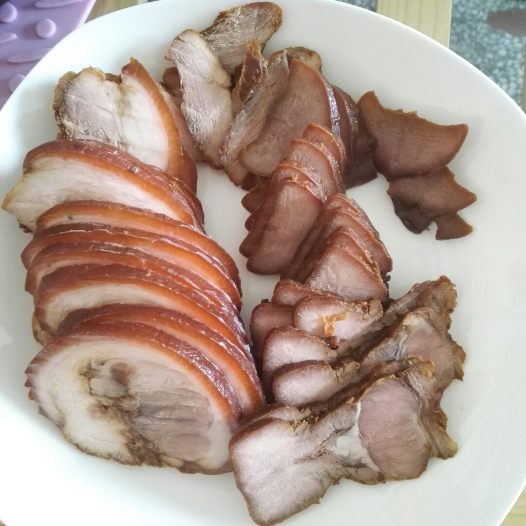 秘制酱肘子