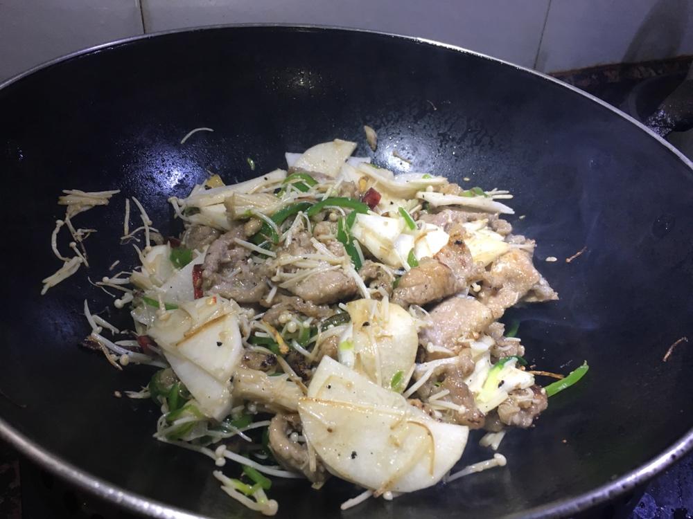金针菇炒肉