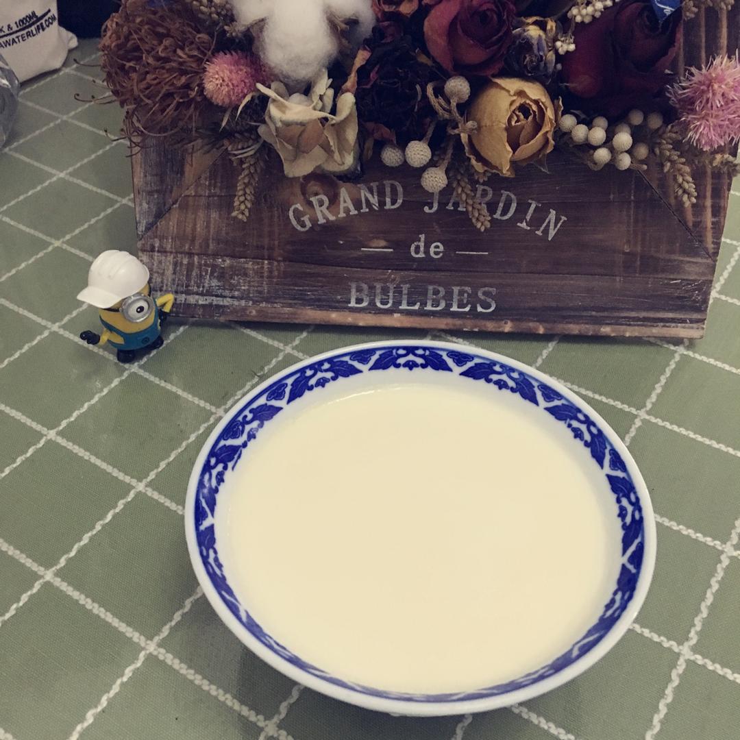 双皮奶（科学方子：淡奶油兑牛奶以假乱真乳脂达到8%的水牛奶，在家轻松做出正宗顺德味儿）