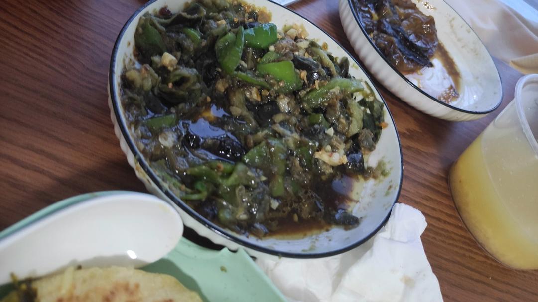 皮蛋擂青椒茄子(夏天必备的凉菜单品)