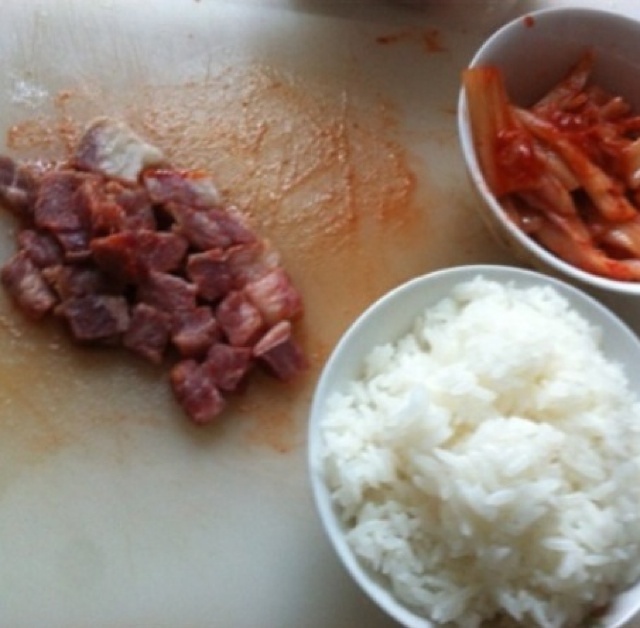 泡菜牛肉炒饭的做法 步骤1