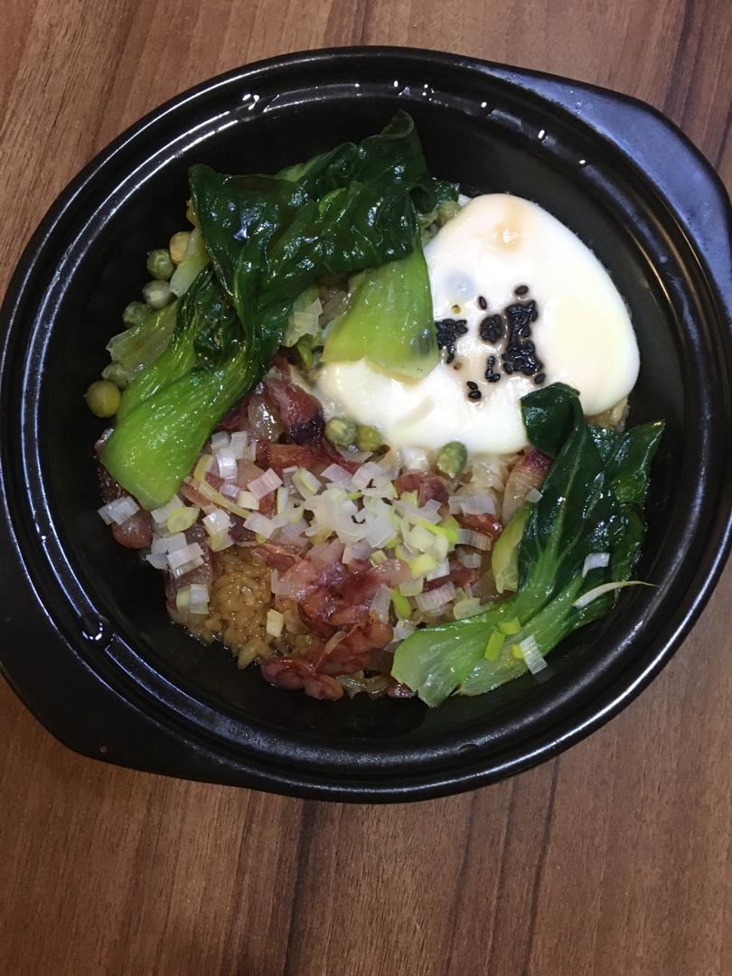 正宗广式腊味煲仔饭