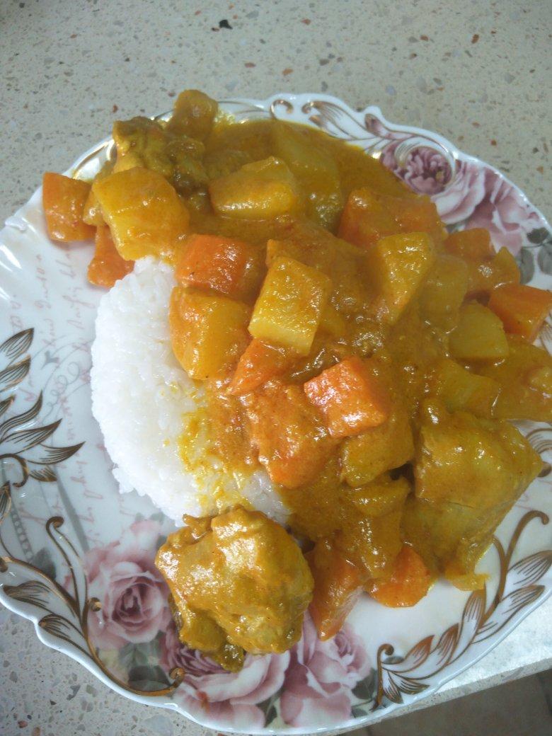 鸡肉土豆咖喱饭