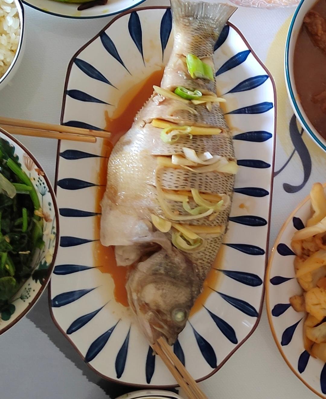 清蒸鲈鱼