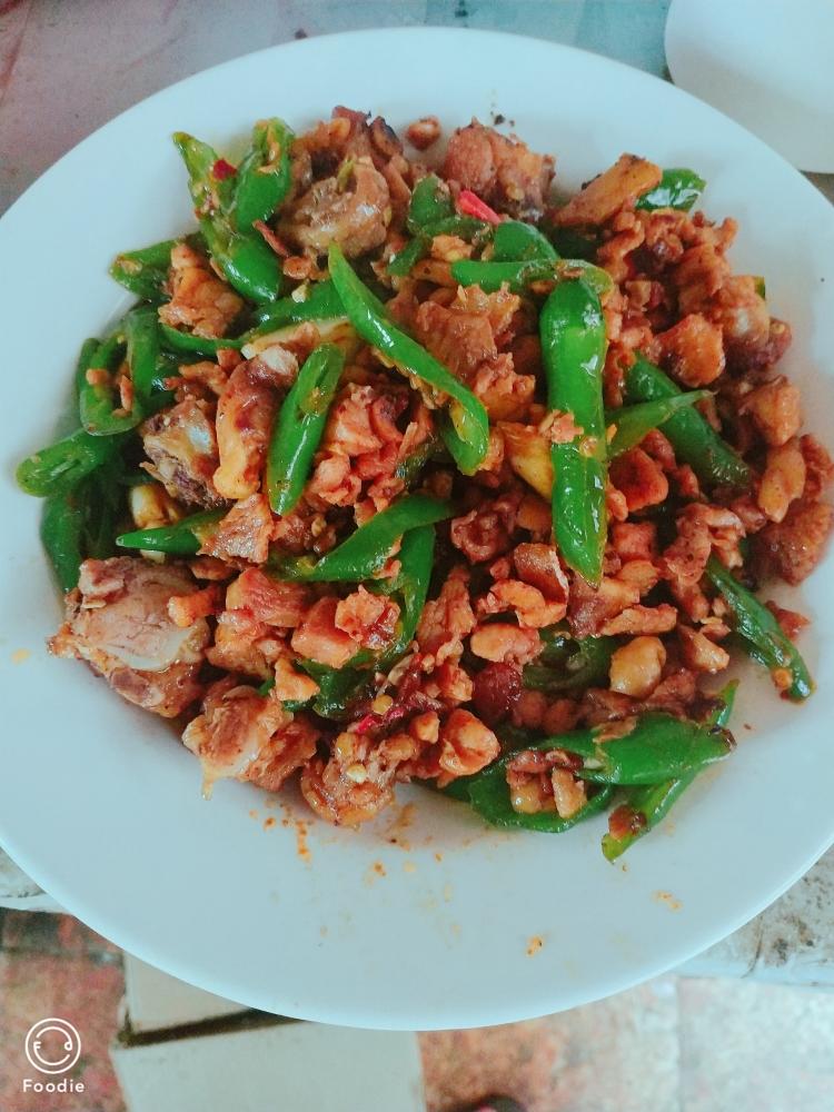 尖椒炒鸡腿肉
