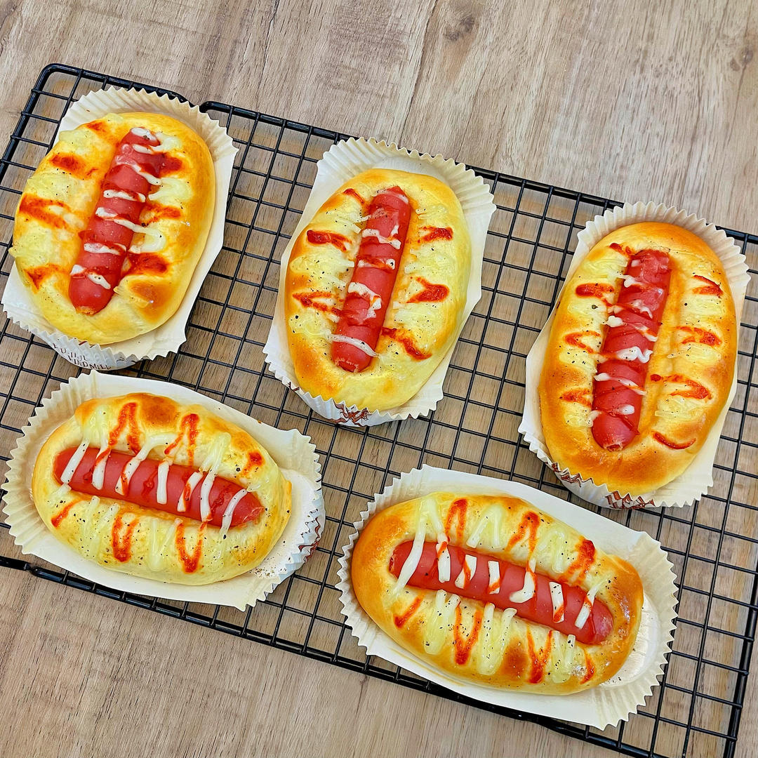 一个面团撑起一家店的台式面包—香肠面包