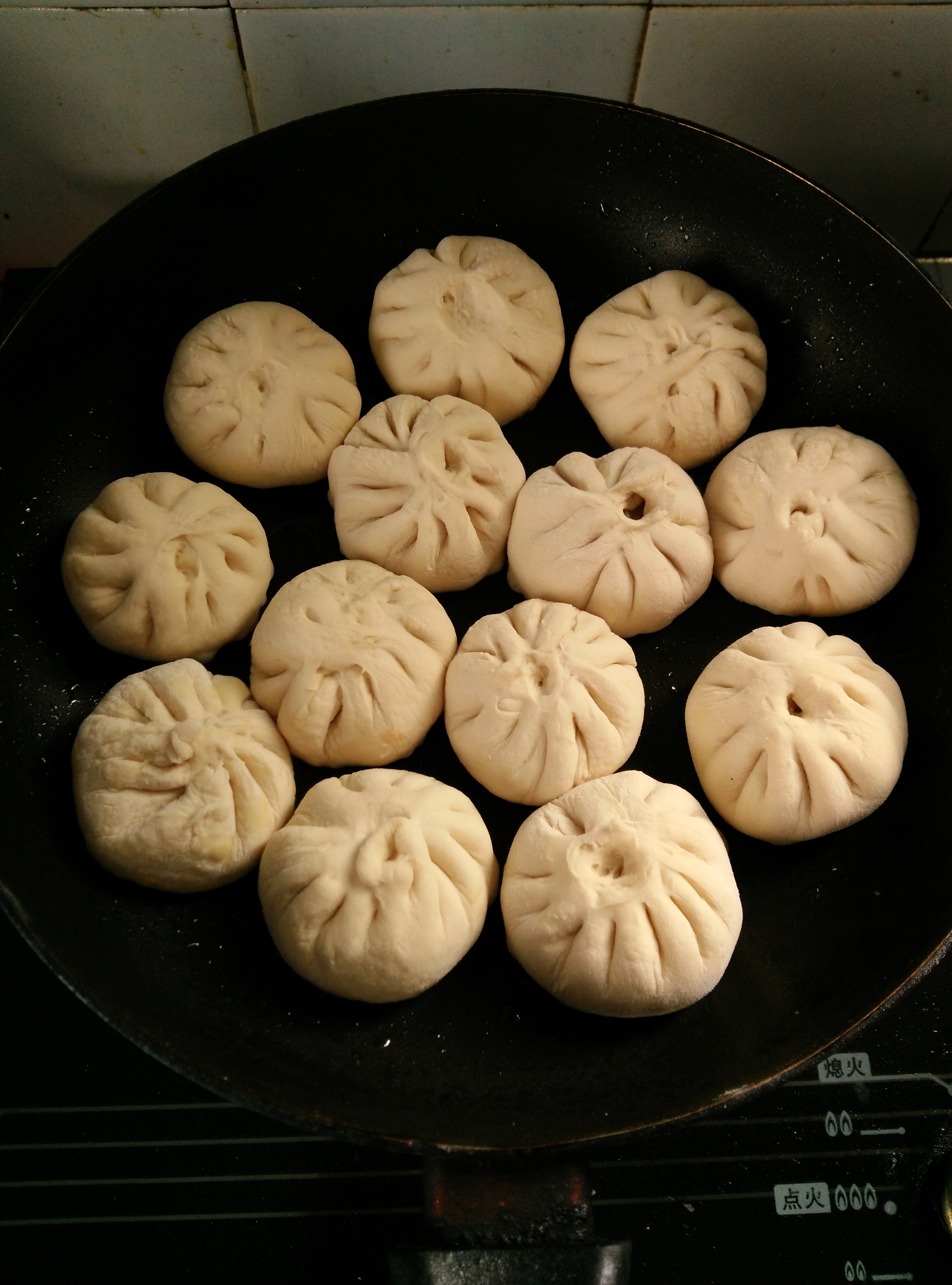 鲜虾猪肉生煎包（一定要看视频哟~）