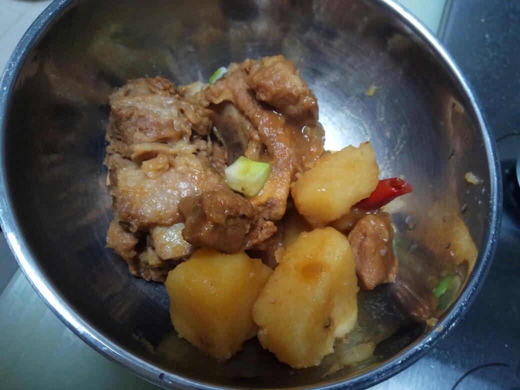 【电饭煲土豆焖排骨】