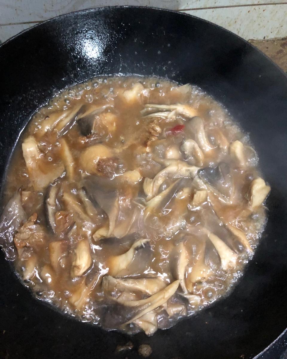 蘑菇炒肉